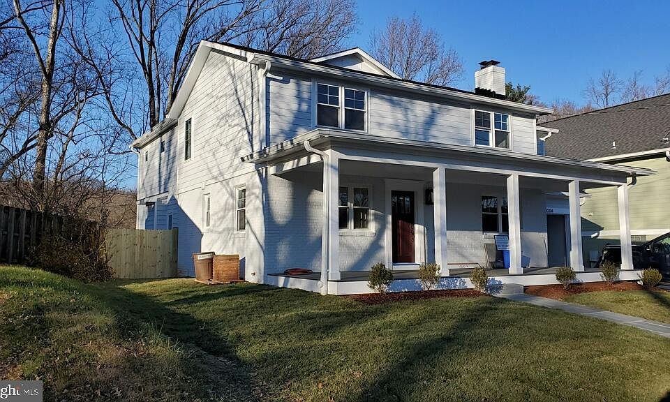 2nd image of 10314 Parkwood Dr