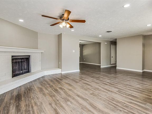 5th image of 502 Staffordshire Dr