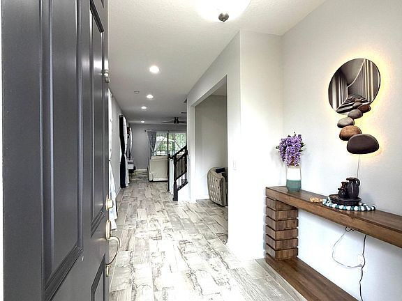 4th image of 8270 Bayliss Ct
