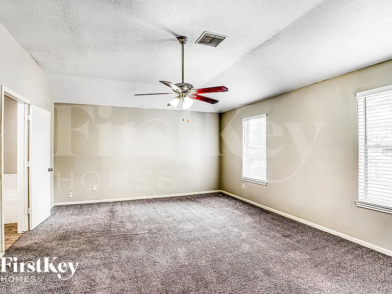 518 Foxglove Dr — Photo 10