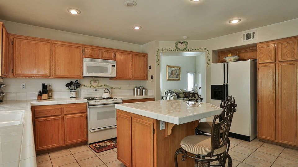 1st image of 535 Brookhaven Dr
