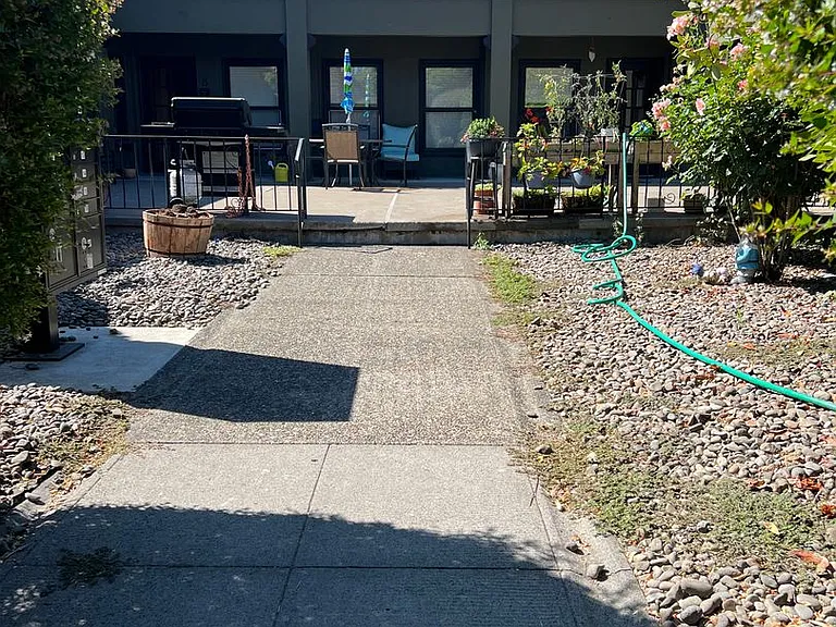 5318 NE Wistaria Dr — Photo 20