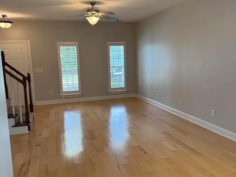 116 Venezia Ct — Photo 6