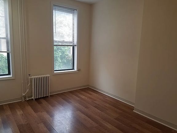 5th image of 1918 Linden St APT 1R