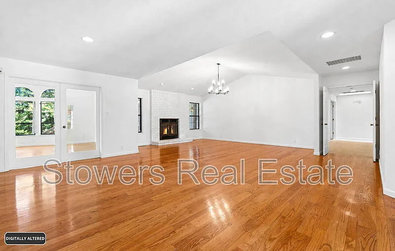5 bed, 3.5 bath, 4783 sqft, $9,995 — Photo 4