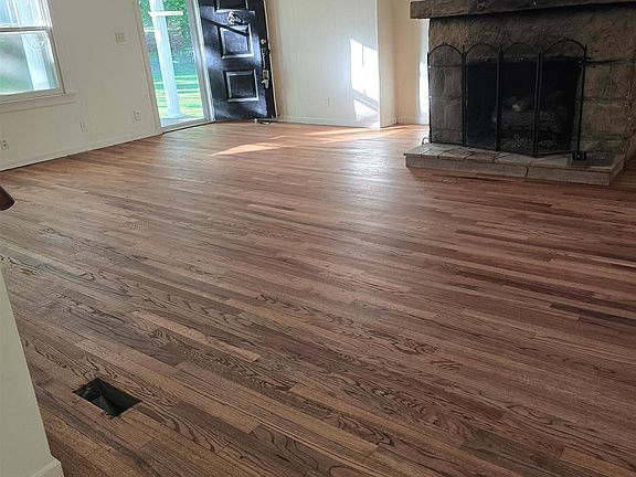 5th image of 1702 James Blvd