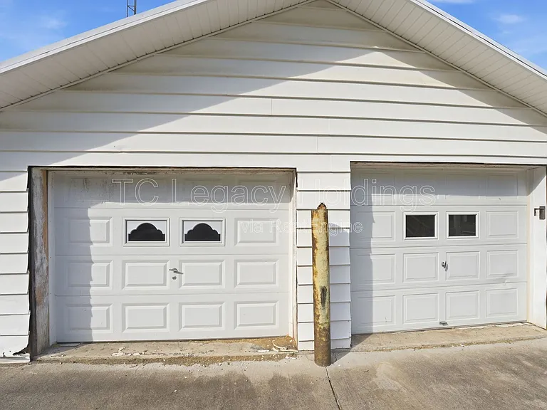 407 Simpson Ave — Photo 34