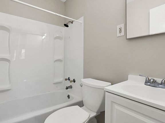 3rd image of 197-199 Stevens Ave #197