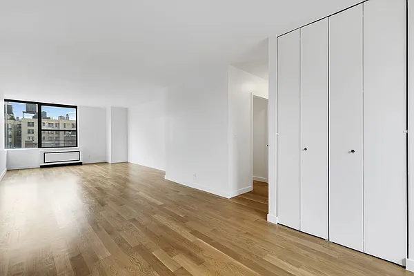 Rented by Cooper & Cooper Real Estate | media 7