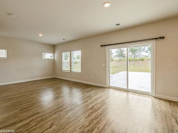 2nd image of 689 Grays Creek Rd
