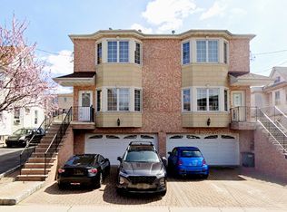 466 Lincoln St #A, Palisades Park, NJ 07650
