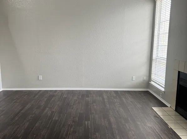 5976 Westcreek Ct N, Fort Worth, TX 76133