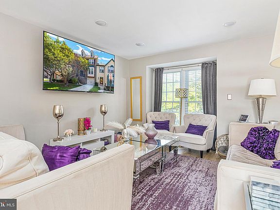 2nd image of 6431 English Ivy Ct