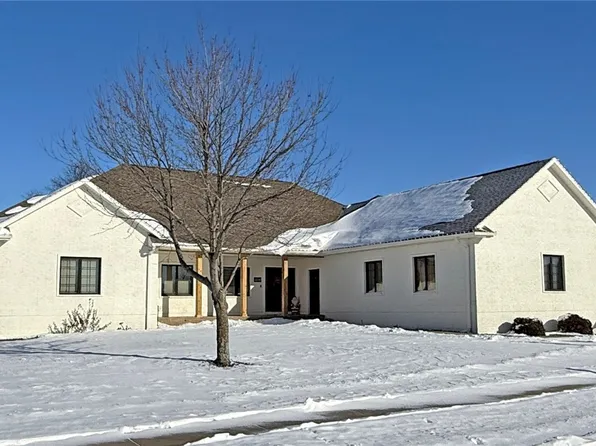 1350 Huntington Hills Dr, Marion, IA 52302