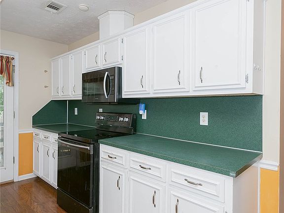 3rd image of 751 Lee Road 437