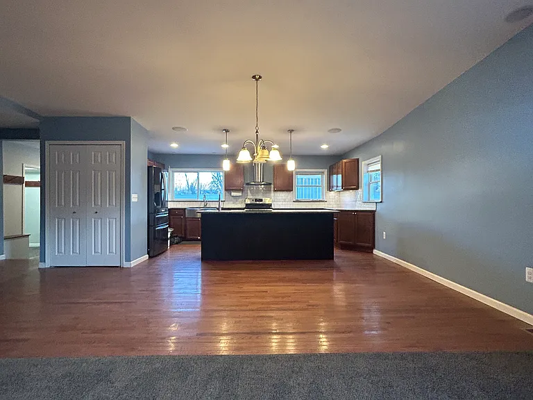 29000 W Nine Mile Rd — Photo 16