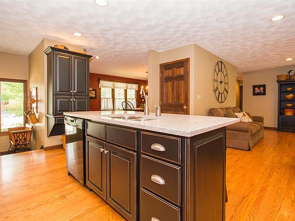 3rd image of 22037 Northfield Dr