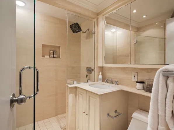 411 East 53rd Street image 8 of 8