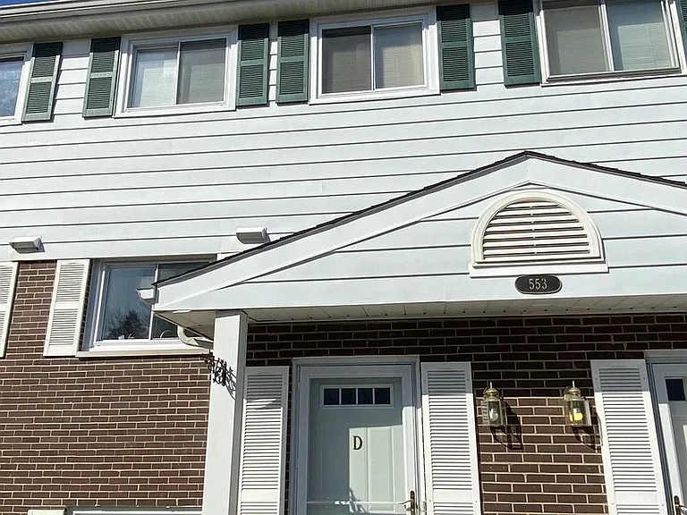 553 W Park Ave #D — Photo 1