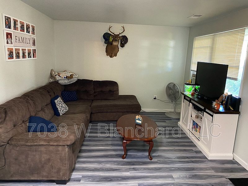 2nd image of 156 E Maple St