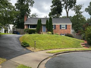 10719 Jones St, Fairfax, VA 22030
