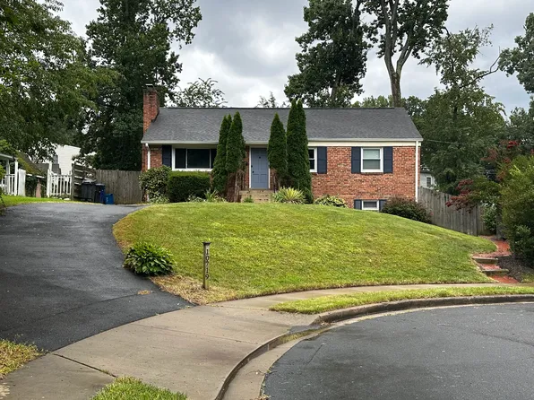 10719 Jones St, Fairfax, VA 22030