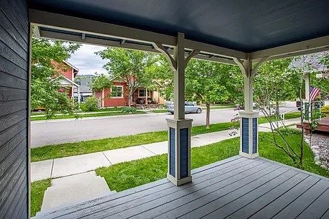 3rd image of 4425 Addington Dr