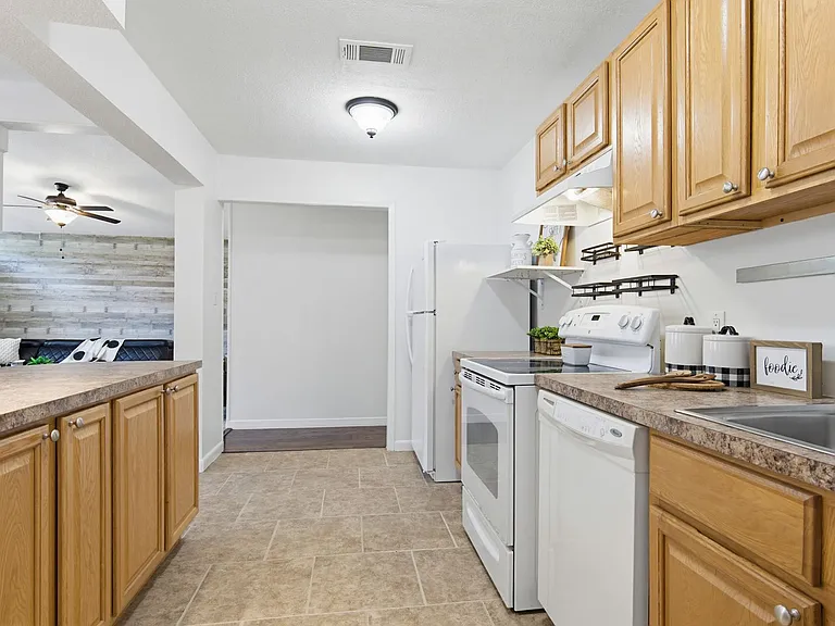 908 Rock Creek Ave — Photo 27