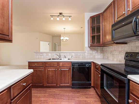 3rd image of 11857 Ridgeway Park Dr
