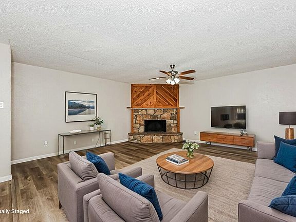 3rd image of 933 Lemontree Dr