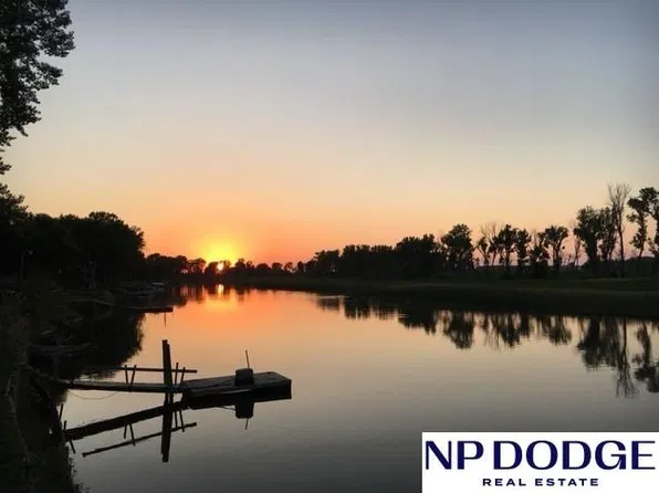 4879 Lake Shore Dr, Tekamah, NE 68061