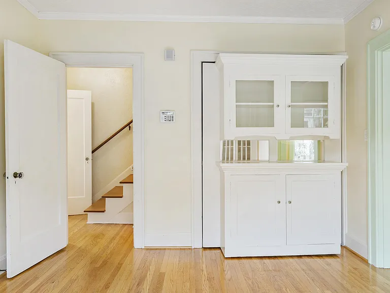 2567 NW Raleigh St — Photo 21