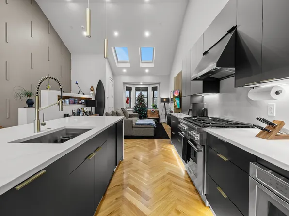 760 E Broadway APT 2, Boston, MA 02127