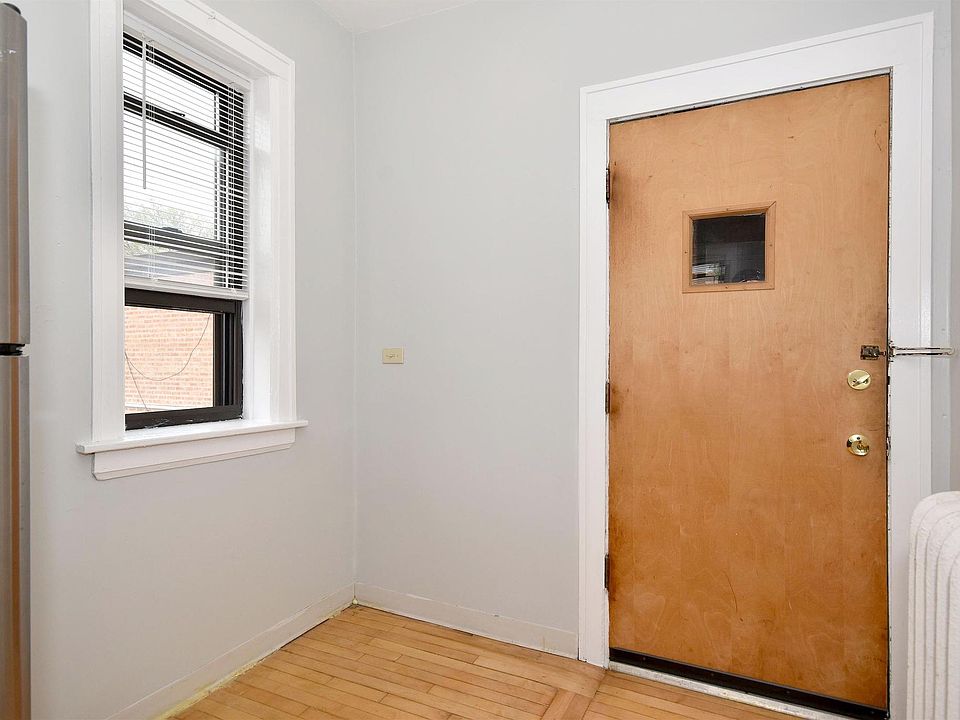 1st image of 346 S Harvey Ave #2
