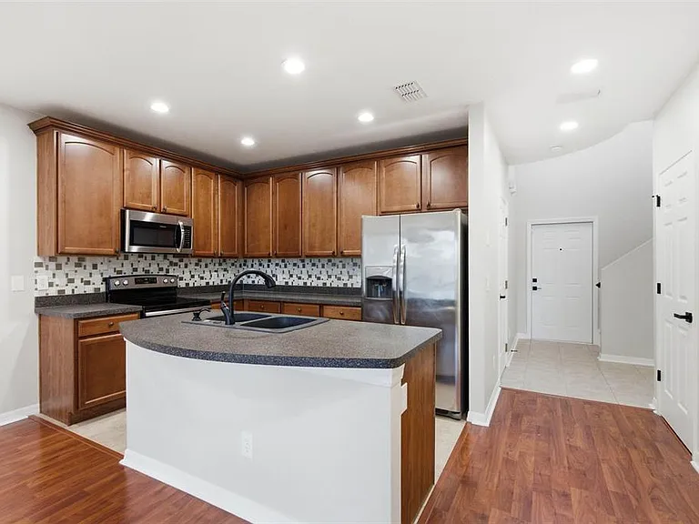 30149 Goodwick Way — Photo 3