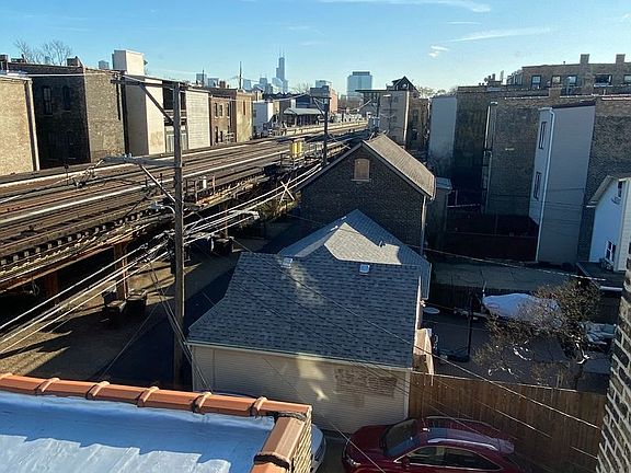 2nd image of 2043 N Sheffield Ave #204-2R