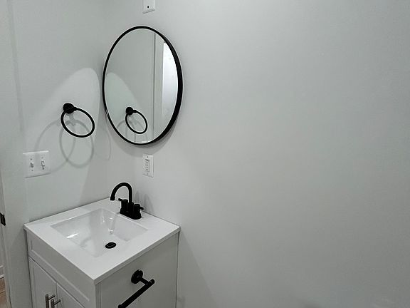5th image of 917 N Markoe St #2