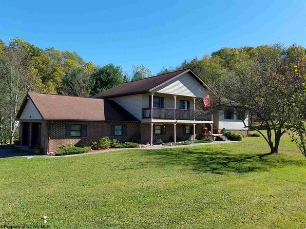 209 Oak Dr, Beverly, WV 26253