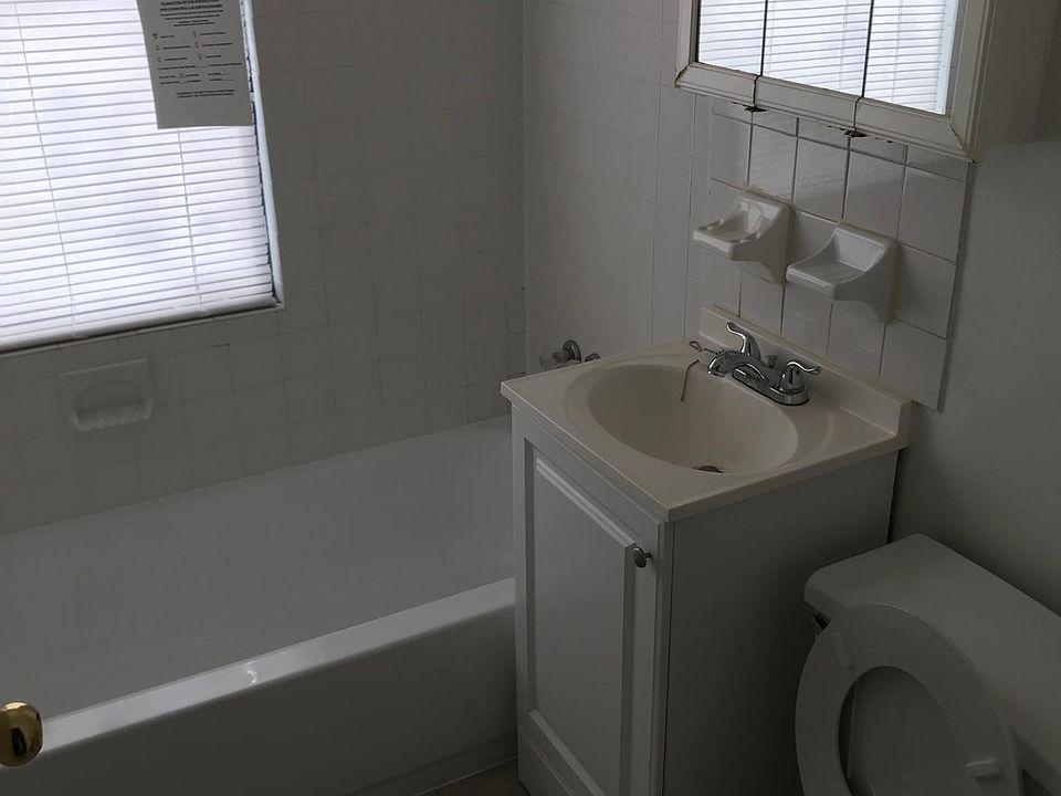2nd image of 1321 Kenyon St NW #302