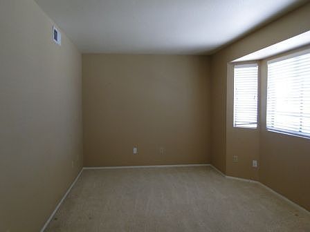 4th image of 5418 E Catalina Ave