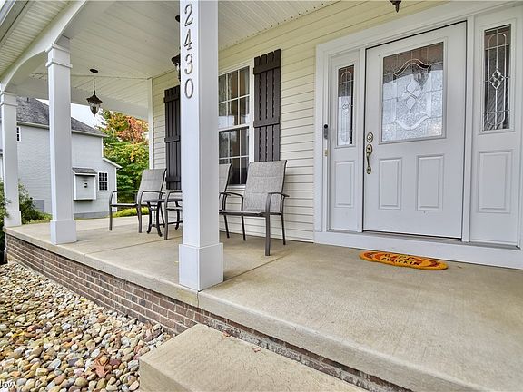 2nd image of 2430 Greenbriar Ln