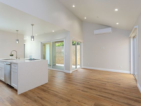 3rd image of 425 E Sierra Madre Blvd