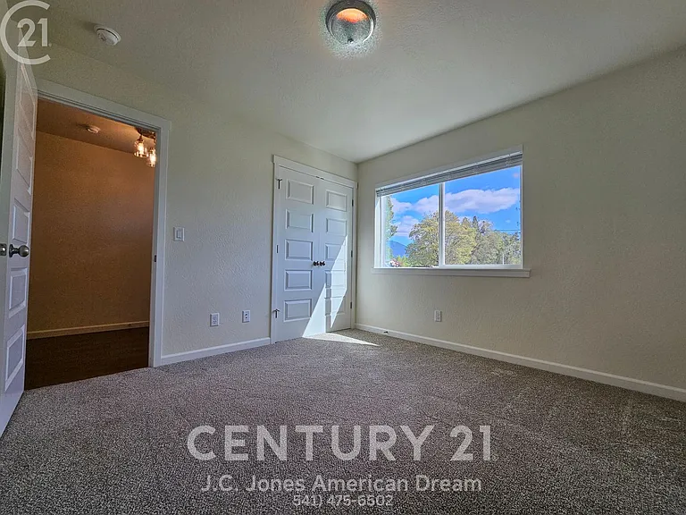 1006 SW L St — Photo 12