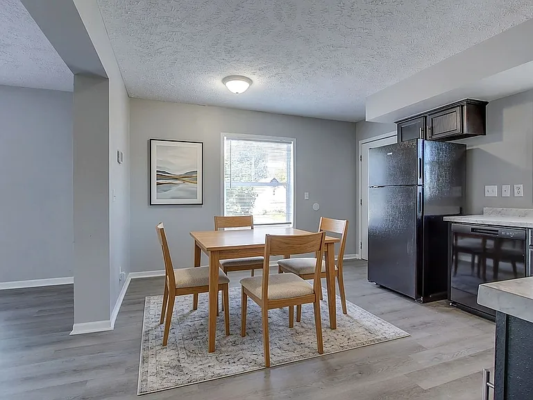 276 Franklin St — Photo 4