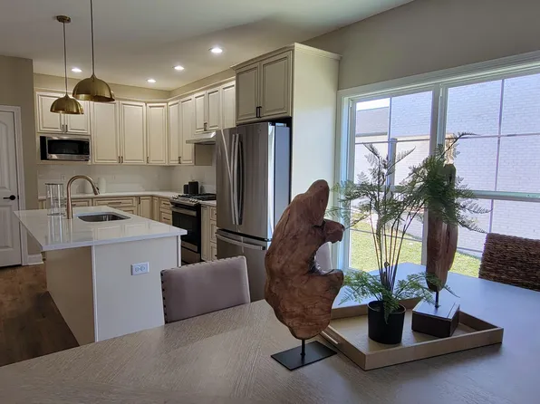 242 Sugartree Ln, Versailles, KY 40383