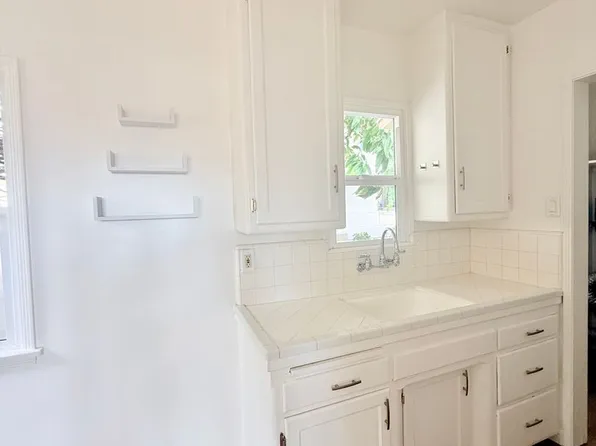 Avenue C, 515 3/4 Avenue C #1/4, Redondo Beach, CA 90277