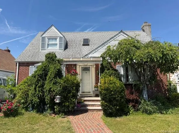 231 Dorchester Road, Garden City, NY 11530