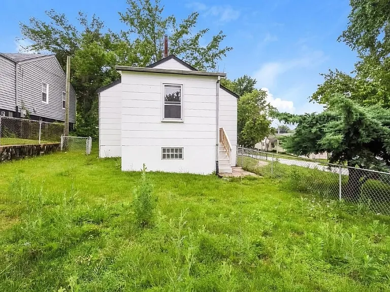 10301 Ross Cir — Photo 13