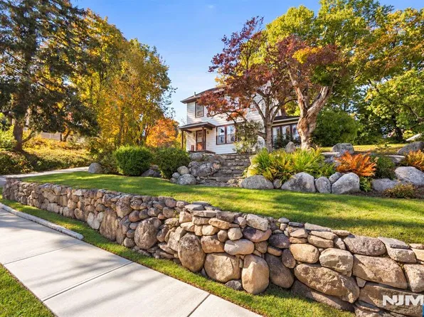 1 S Gifford Street, Butler Borough, NJ 07405