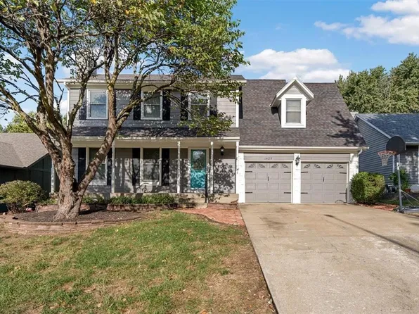 1425 N Hunter Dr, Olathe, KS 66061